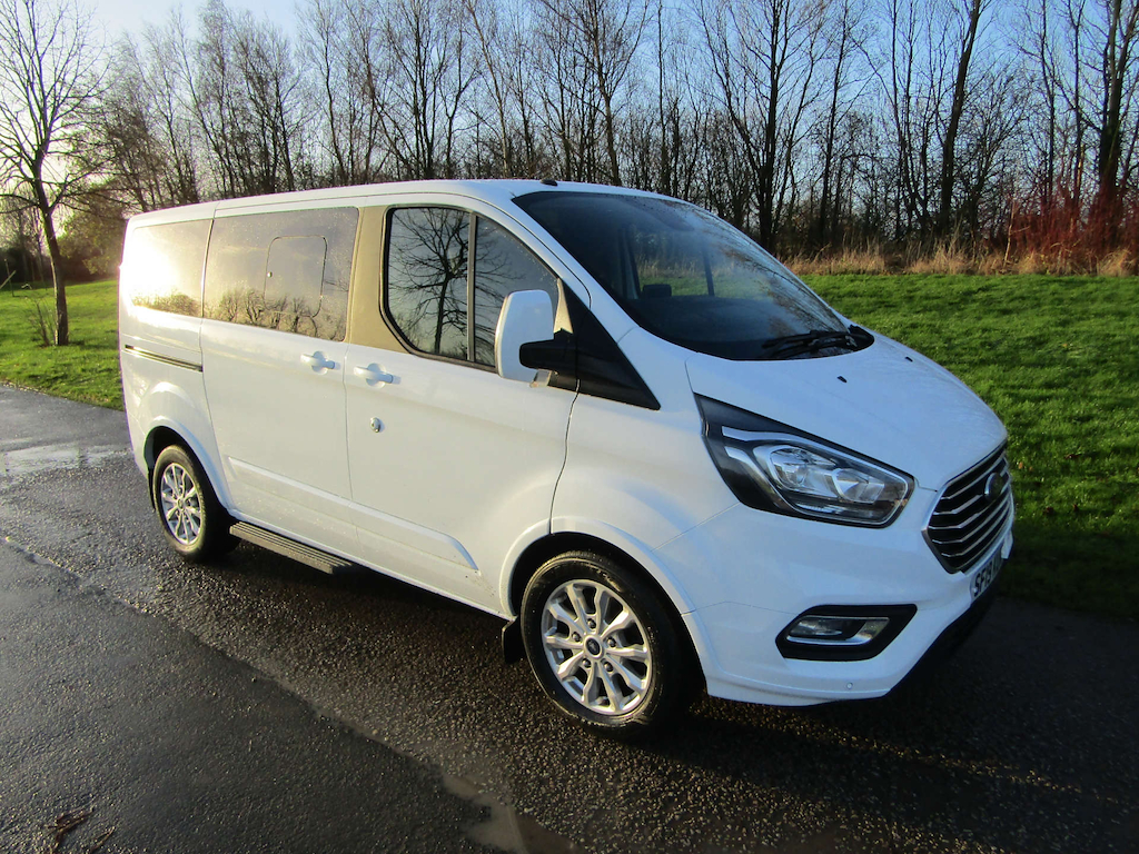 
								Ford Tourneo Custom full									