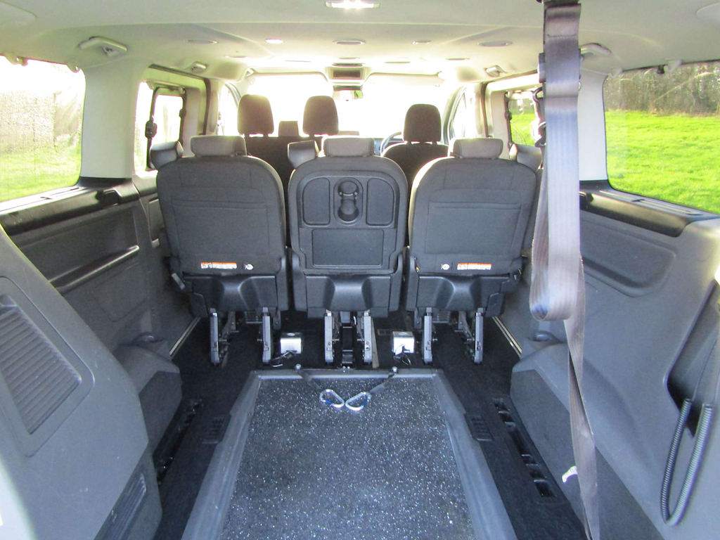 
								Ford Tourneo Custom full									