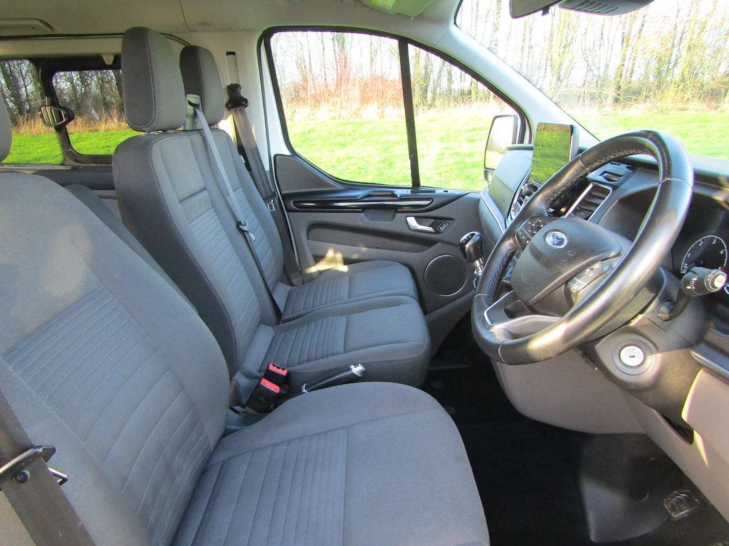 
								Ford Tourneo Custom full									