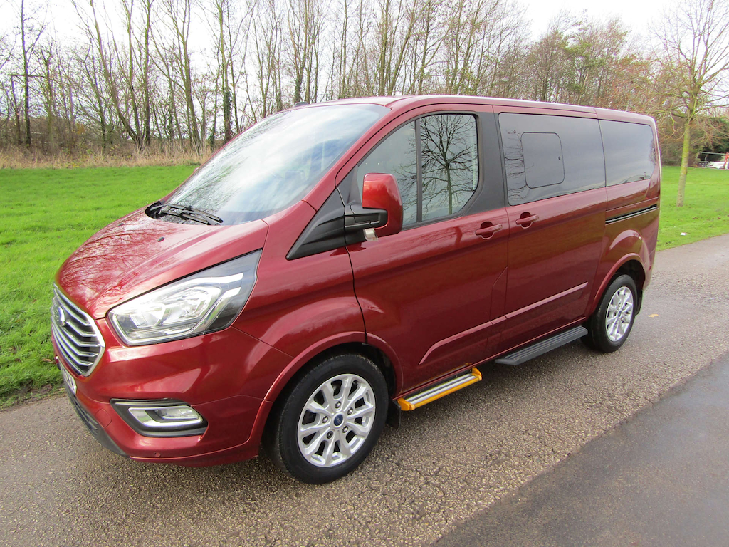
								Ford Tourneo Custom full									
