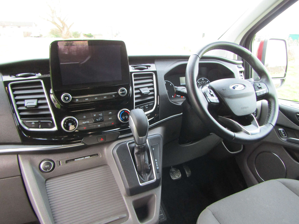 
								Ford Tourneo Custom full									