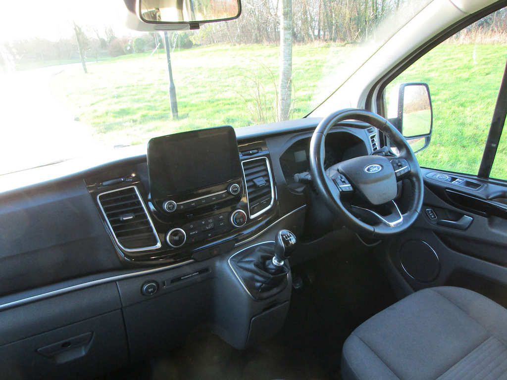 
								Ford Tourneo Custom full									