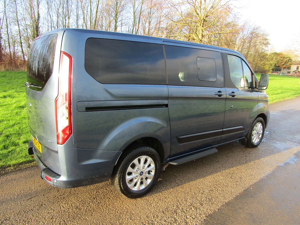 
								Ford Tourneo Custom full									