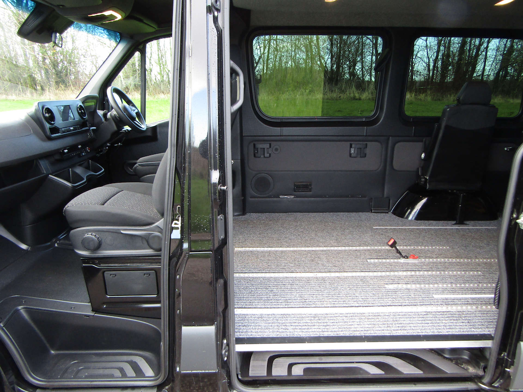 
								Mercedes Sprinter full									