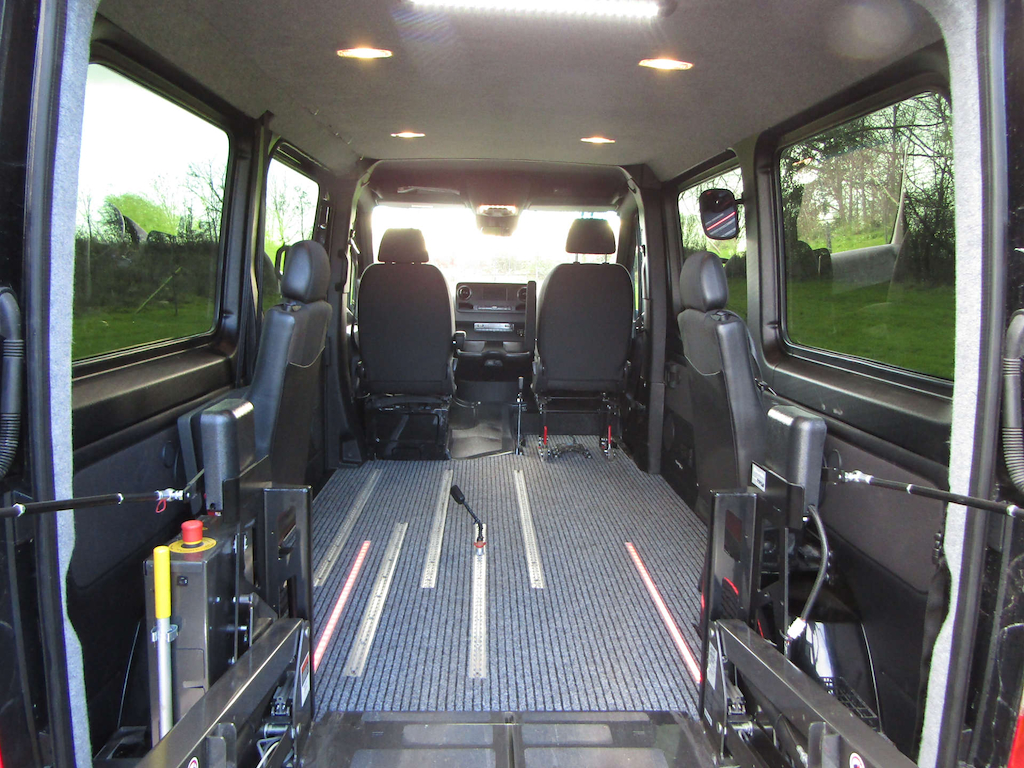 
								Mercedes Sprinter full									