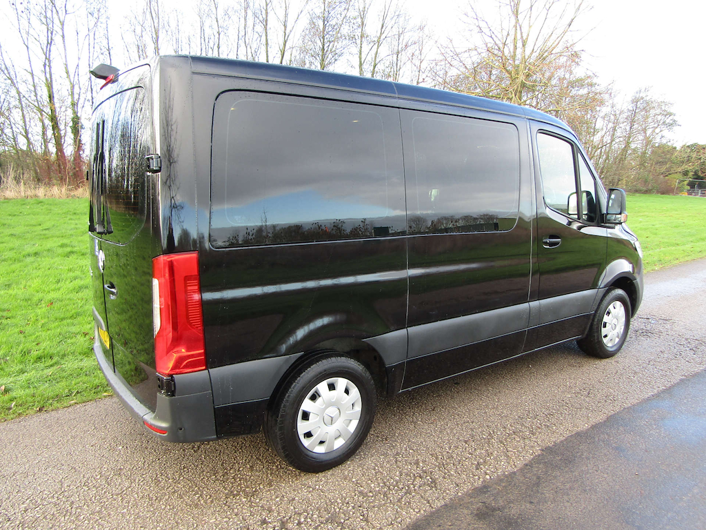 
								Mercedes Sprinter full									