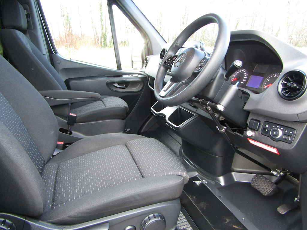 
								Mercedes Sprinter full									