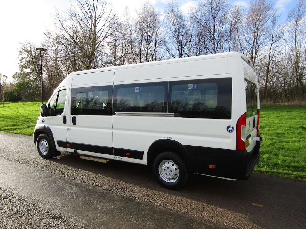 
								Peugeot Boxer full									