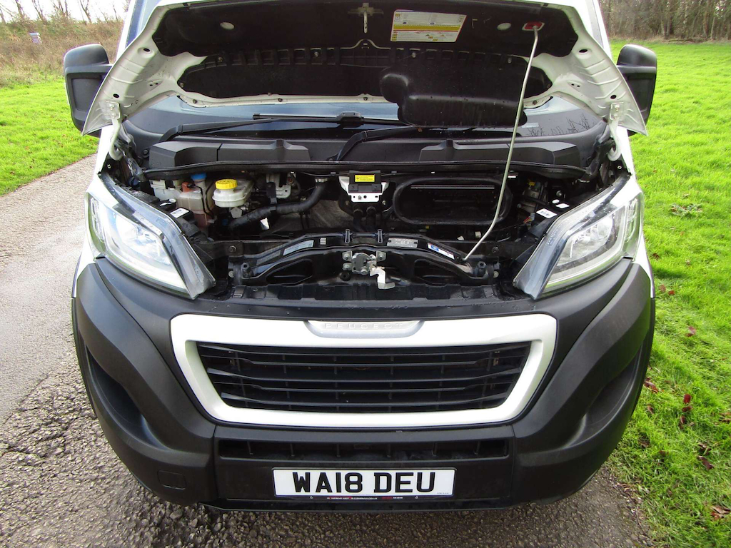 
								Peugeot Boxer full									