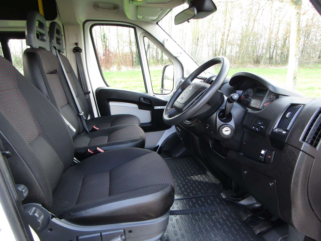 
								Peugeot Boxer full									