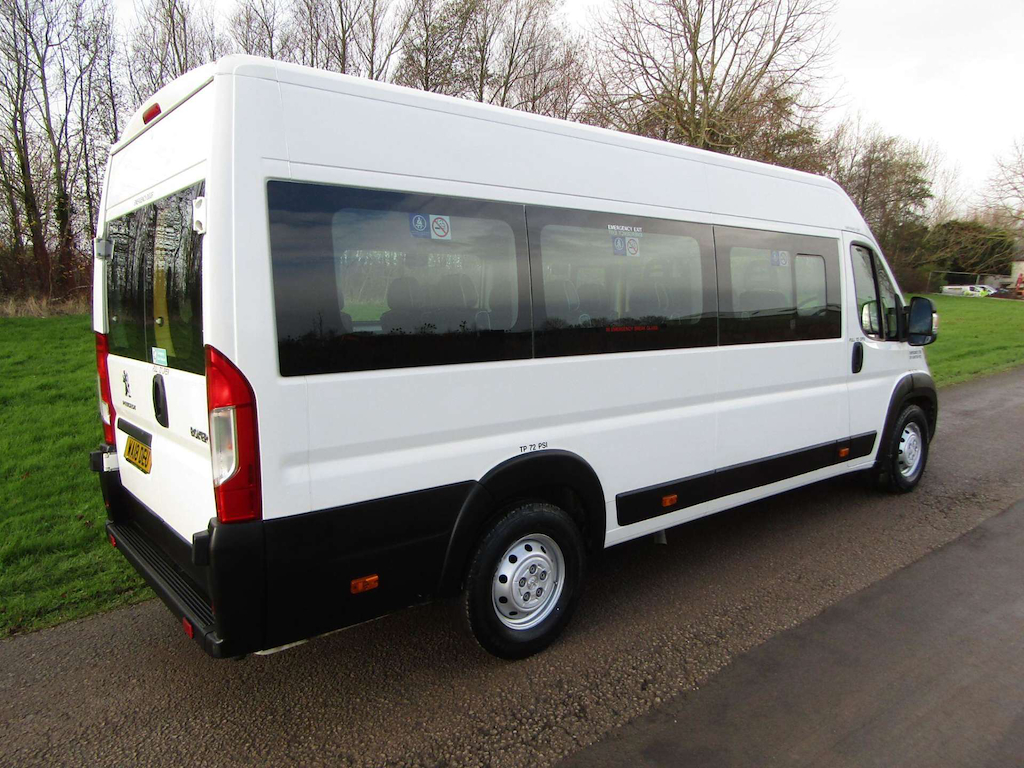 
								Peugeot Boxer full									