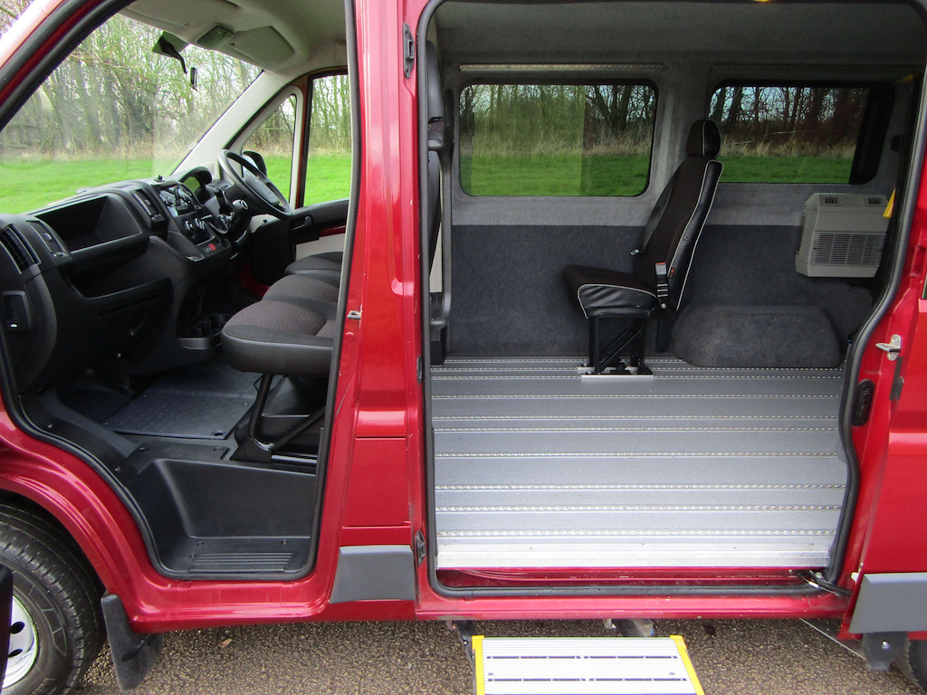 
								Peugeot Boxer full									