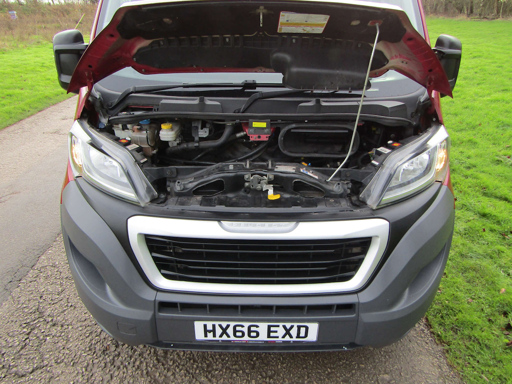 
								Peugeot Boxer full									