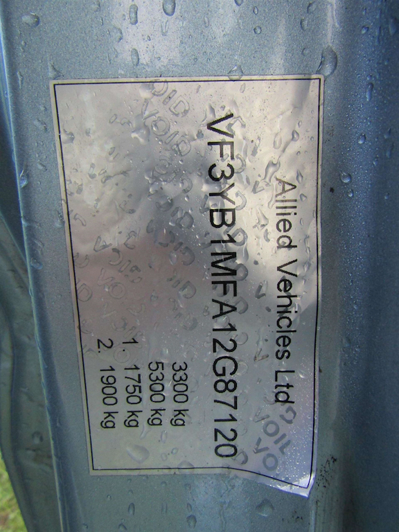 
								Peugeot Boxer full									