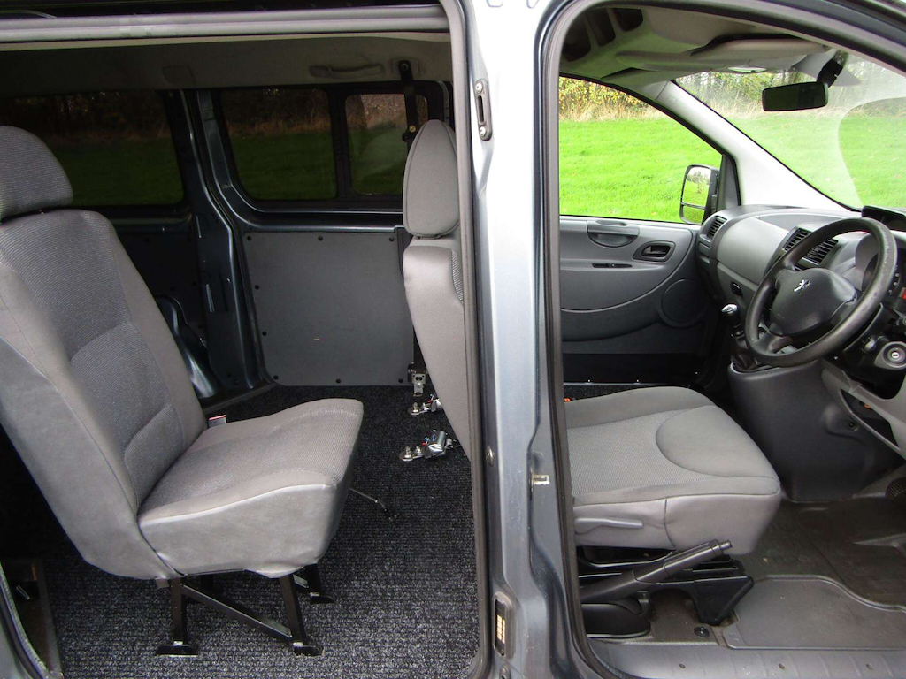 
								Peugeot Expert Tepee full									