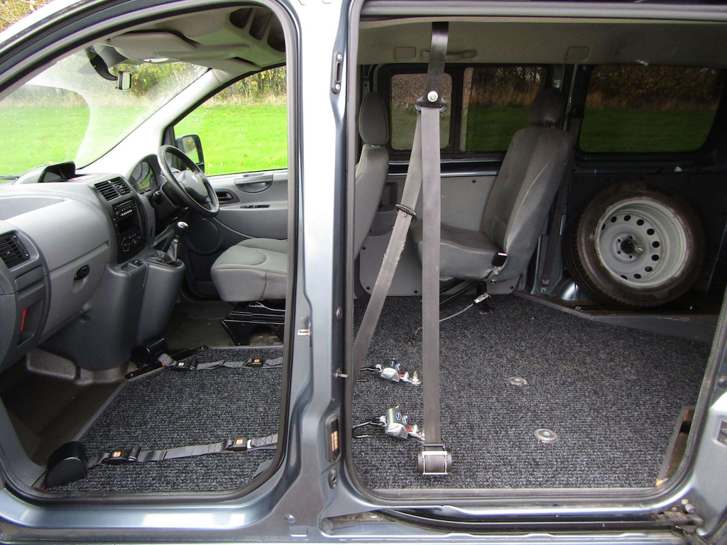 
								Peugeot Expert Tepee full									