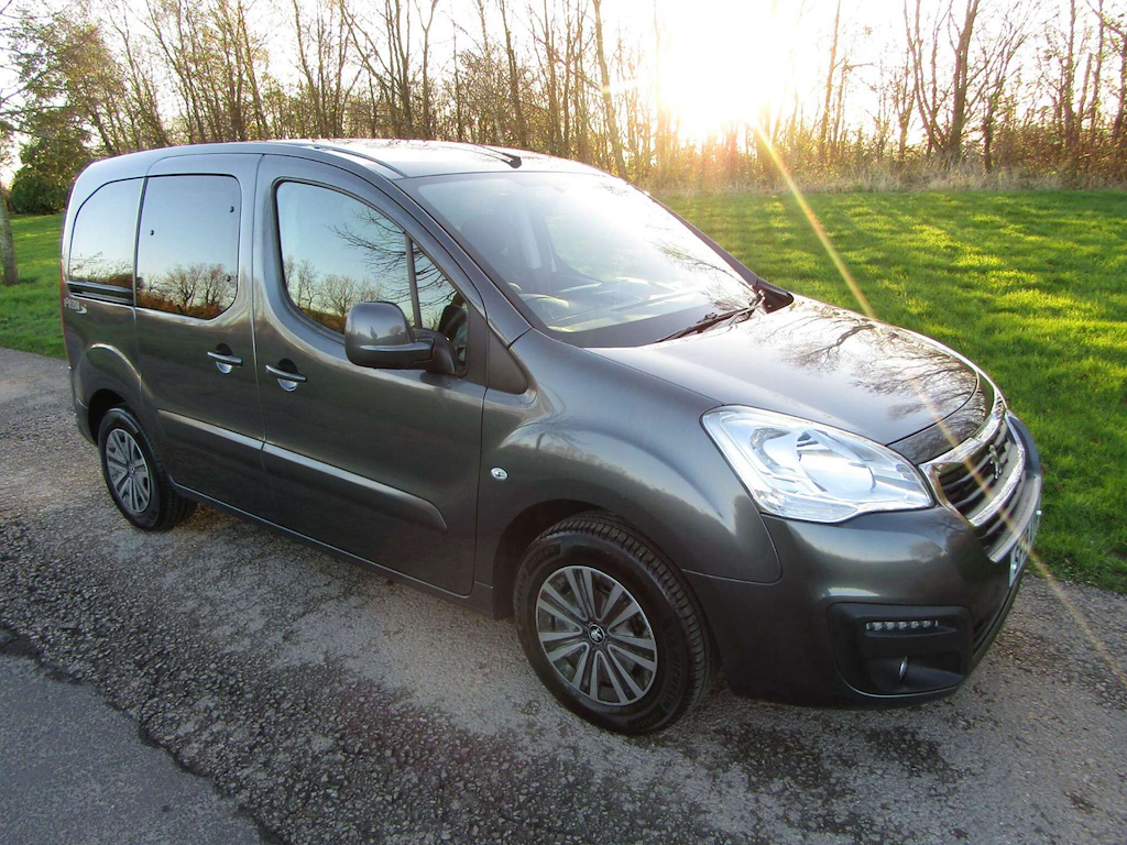 
								Peugeot Partner Tepee full									