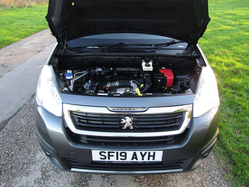 
								Peugeot Partner Tepee full									