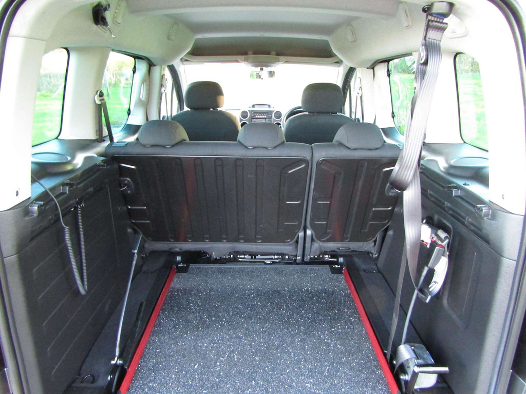 
								Peugeot Partner Tepee full									