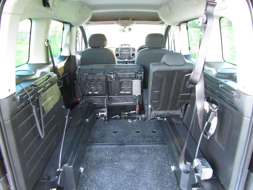
								Peugeot Partner Tepee full									