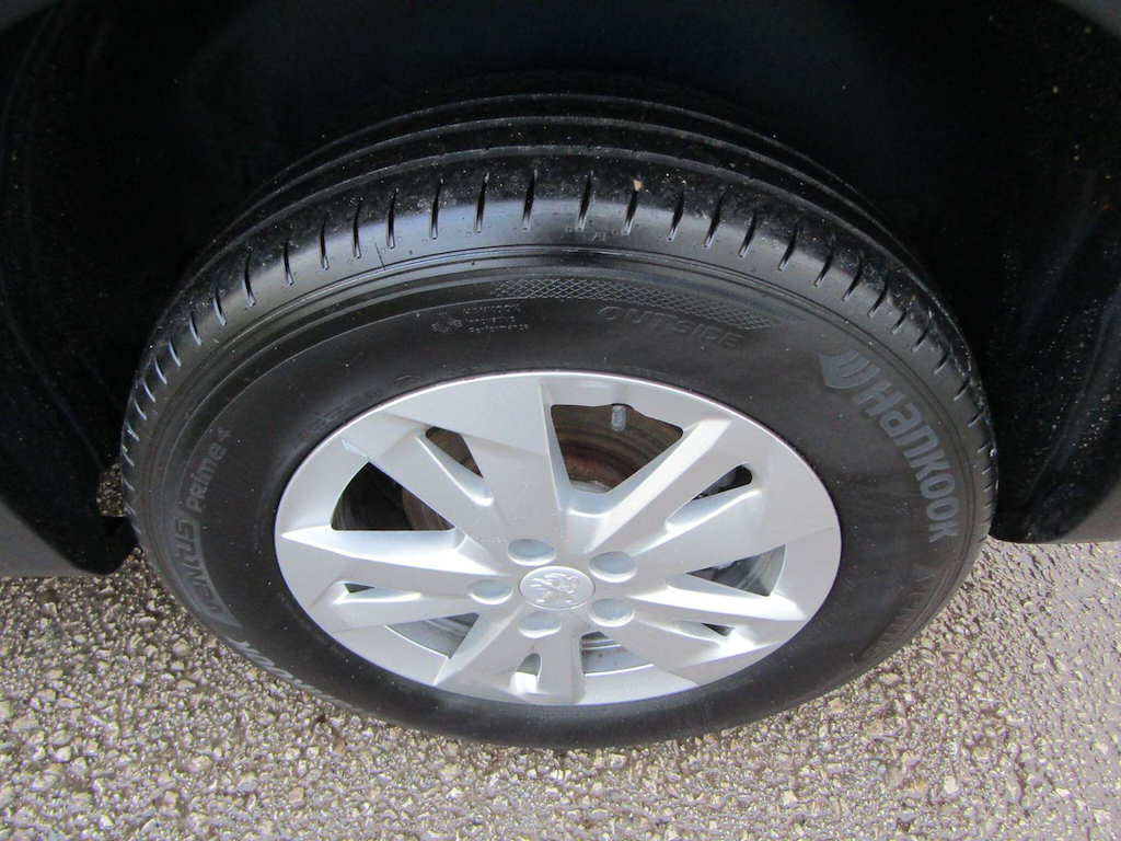 
								Peugeot Rifter full									