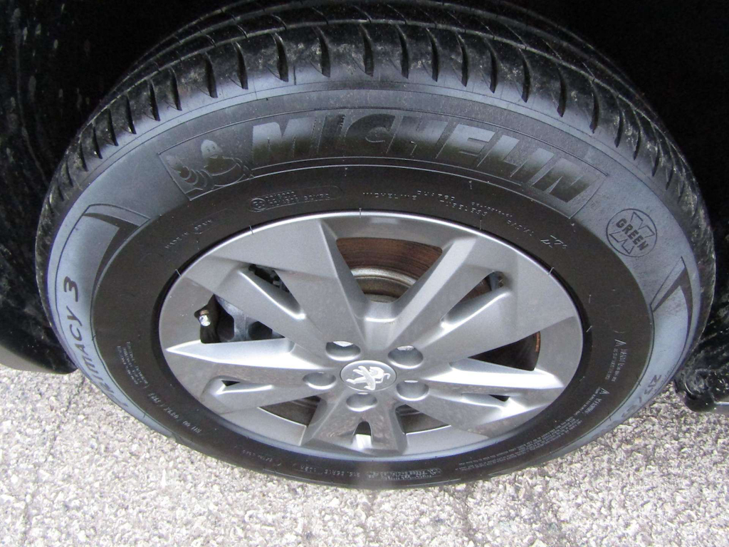
								Peugeot Rifter full									