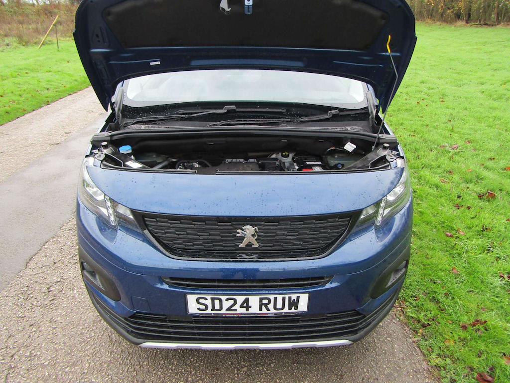 
								Peugeot Rifter full									