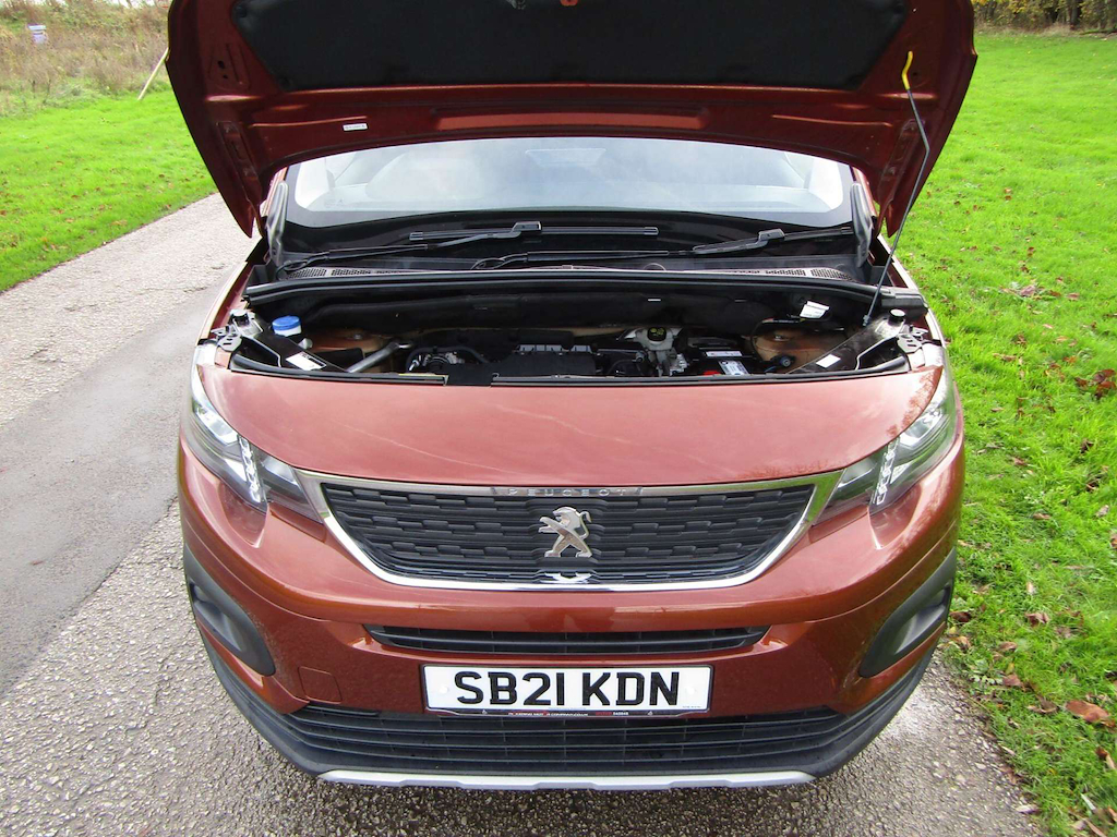 
								Peugeot Rifter full									
