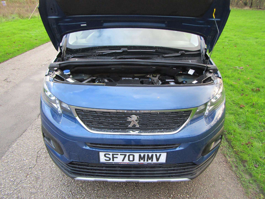 
								Peugeot Rifter full									
