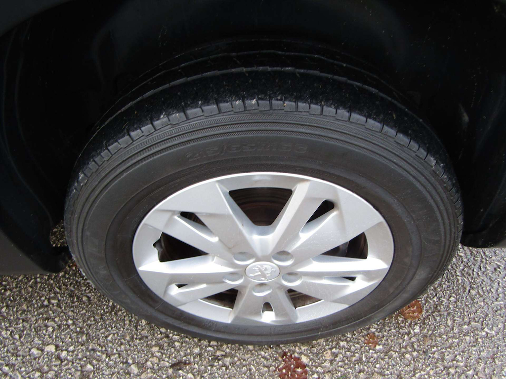 
								Peugeot Rifter full									