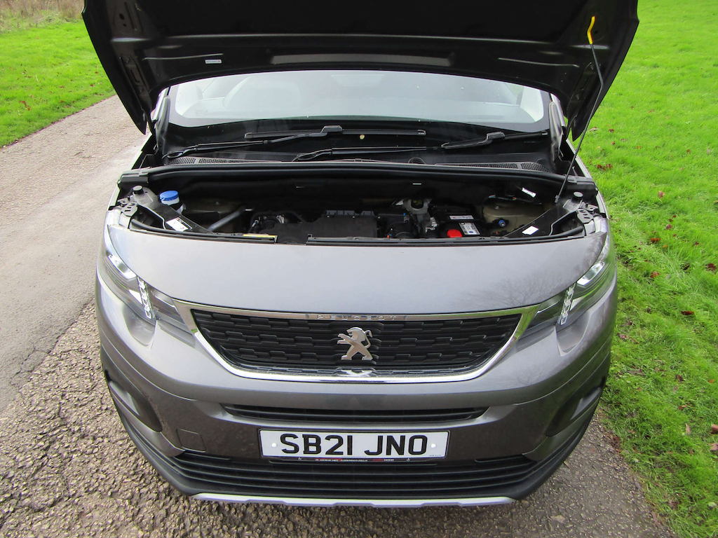 
								Peugeot Rifter full									