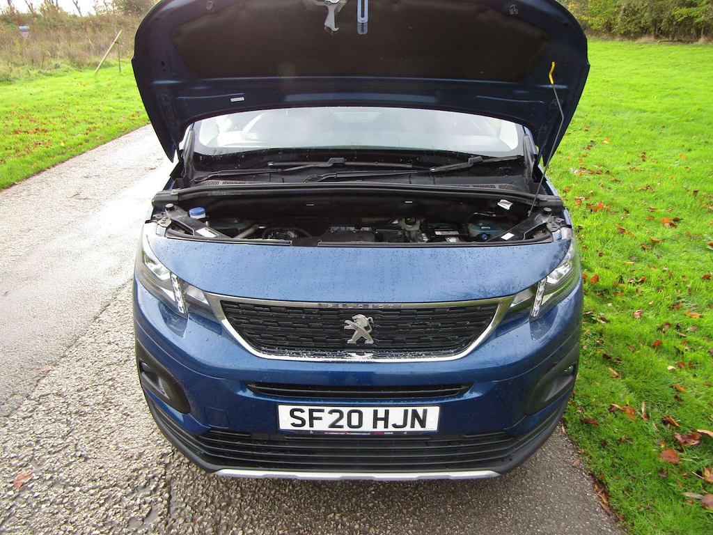
								Peugeot Rifter full									