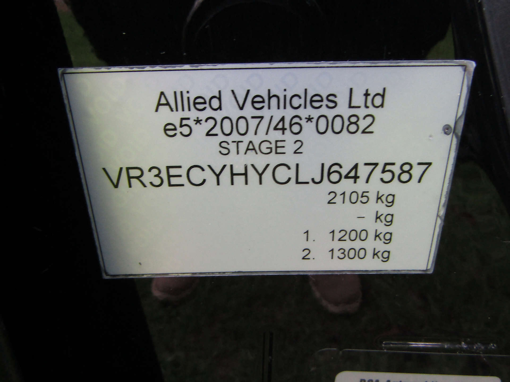 
								Peugeot Rifter full									