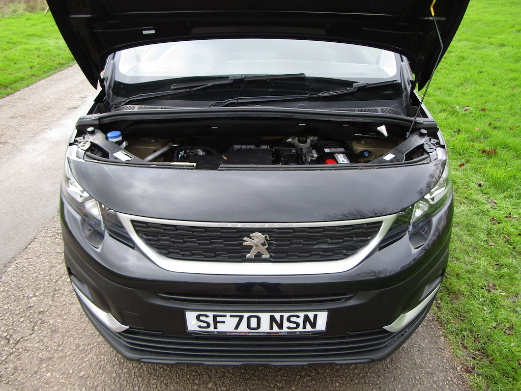 
								Peugeot Rifter full									
