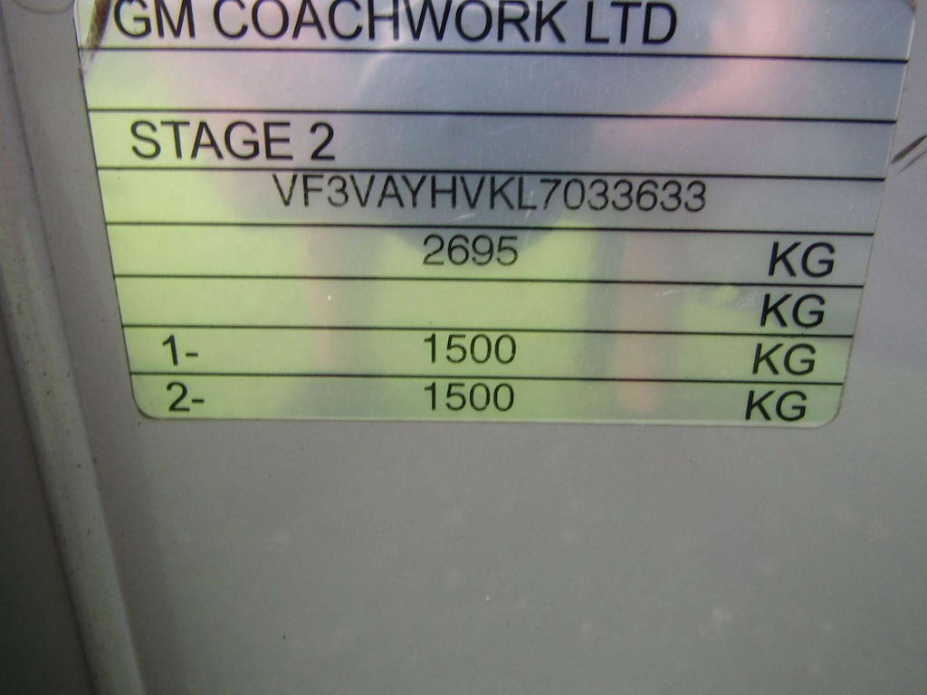 
								Peugeot Traveller full									