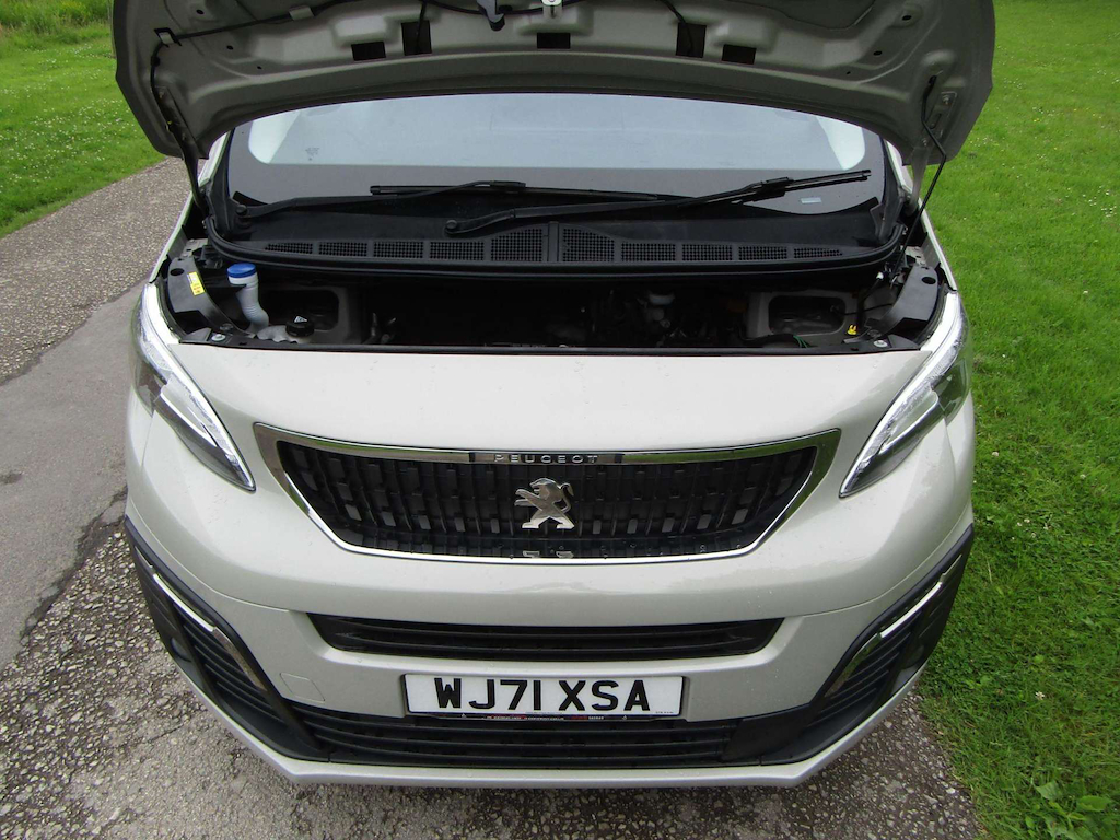 
								Peugeot Traveller full									
