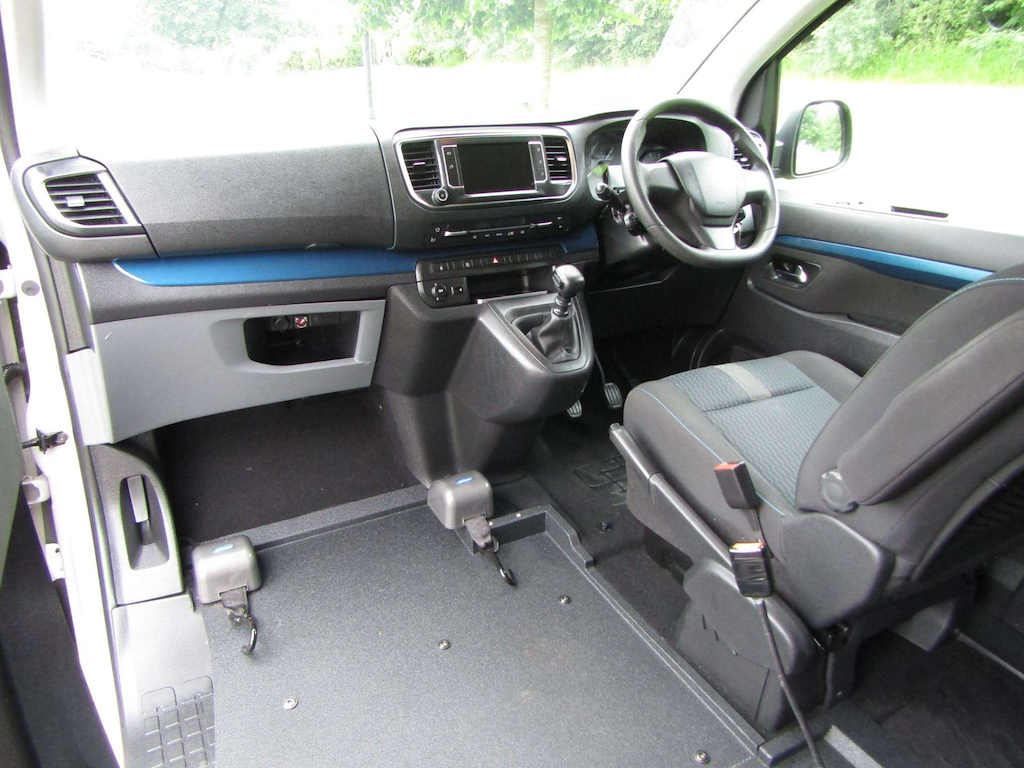 
								Peugeot Traveller full									