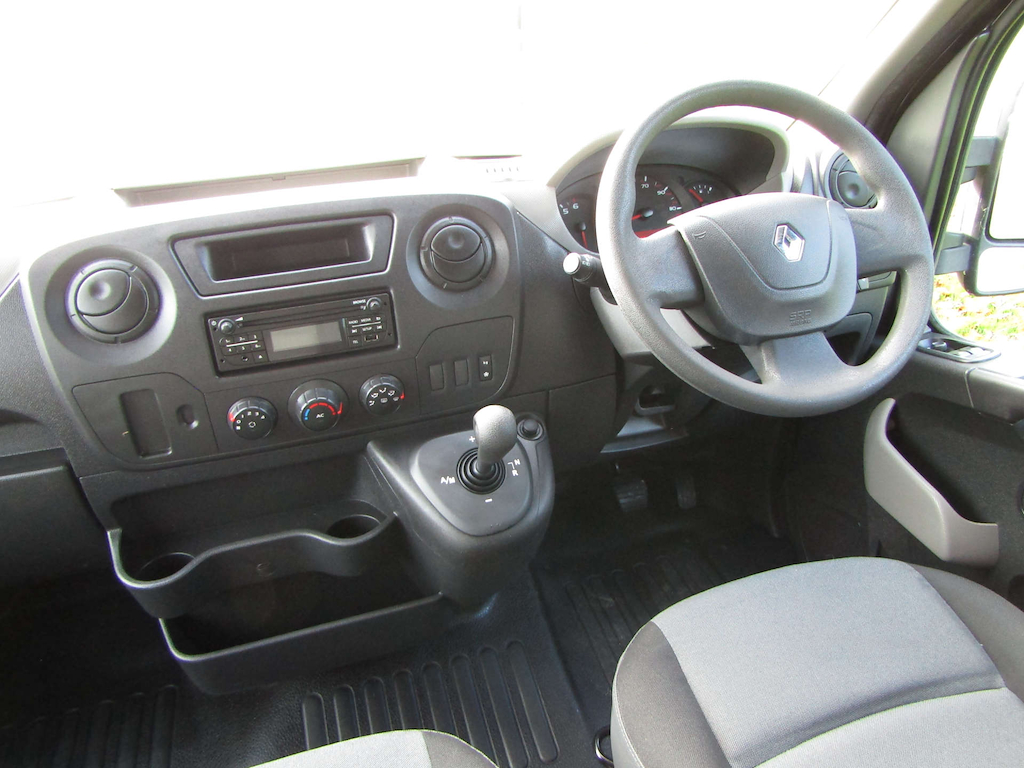 
								Renault Master full									