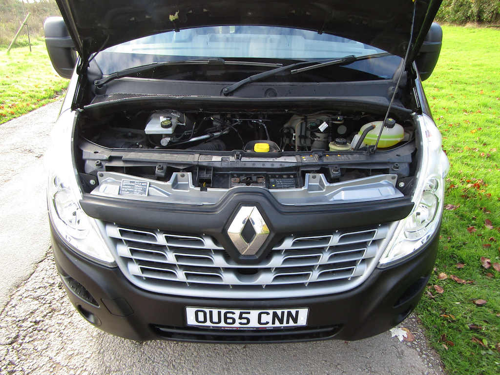 
								Renault Master full									