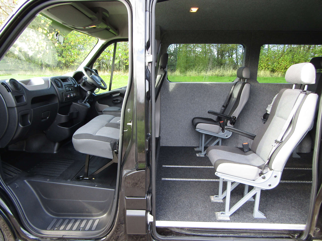 
								Renault Master full									