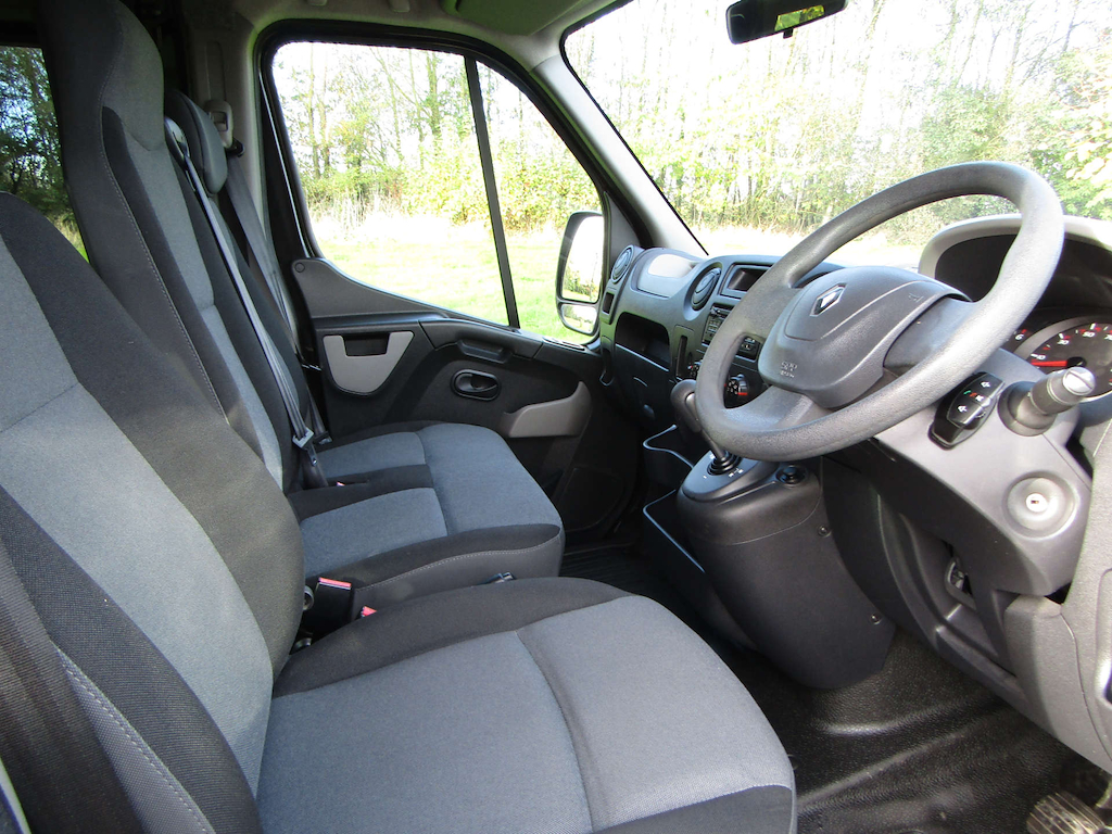
								Renault Master full									