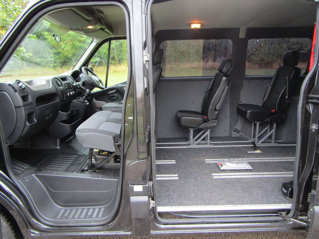 
								Renault Master full									