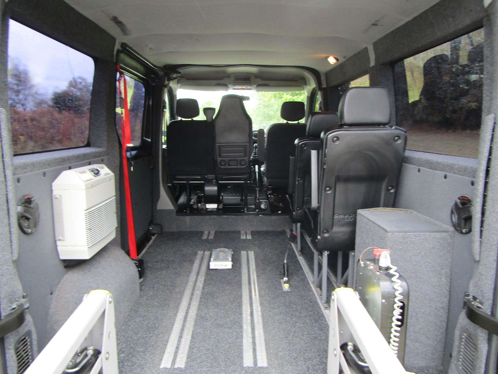 
								Renault Master full									
