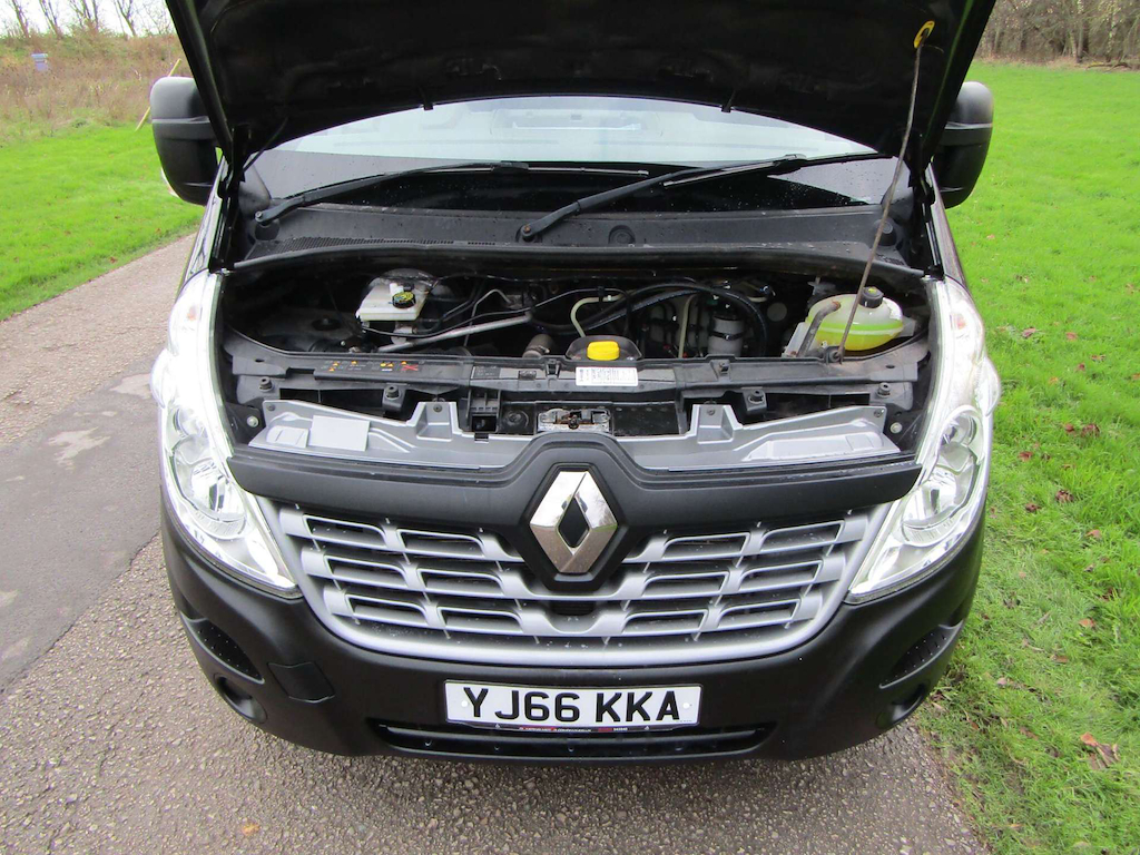 
								Renault Master full									