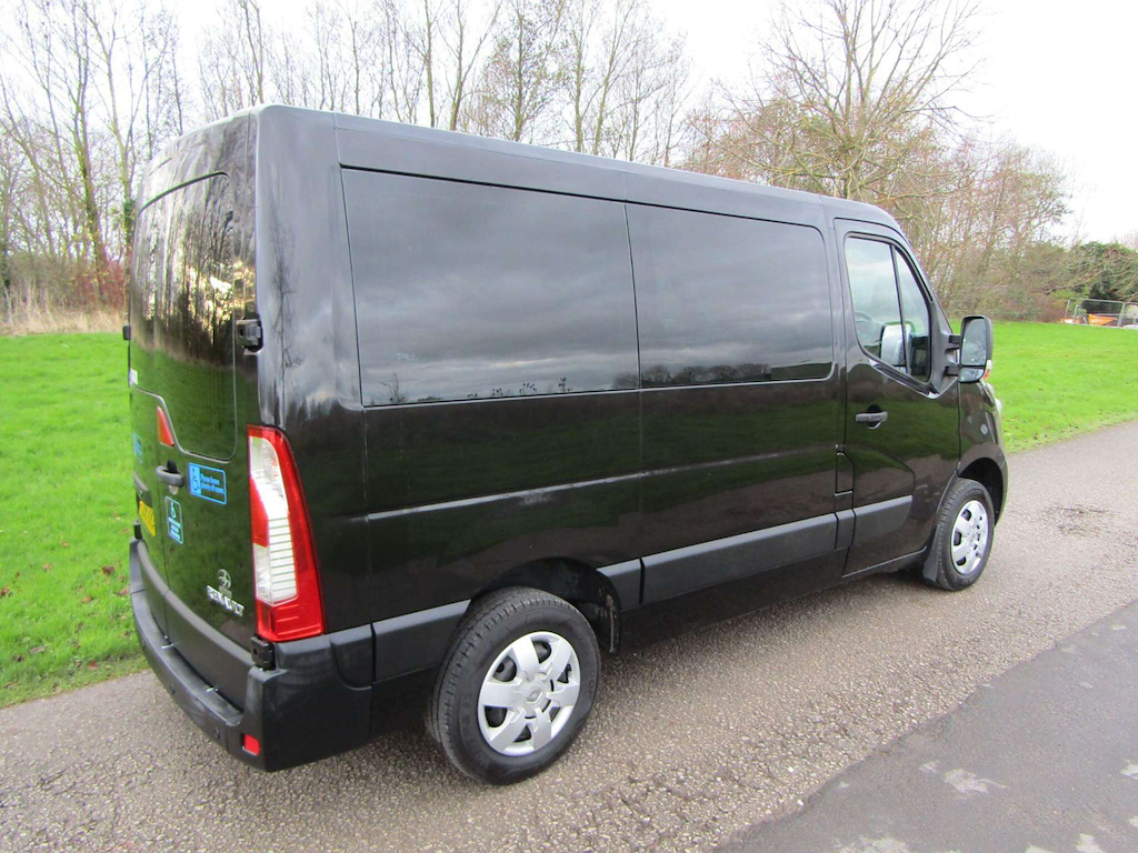 
								Renault Master full									