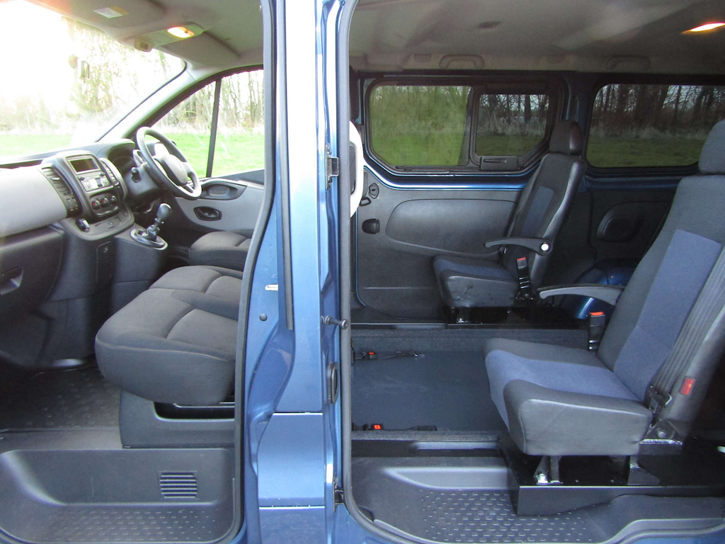 
								Renault Trafic full									