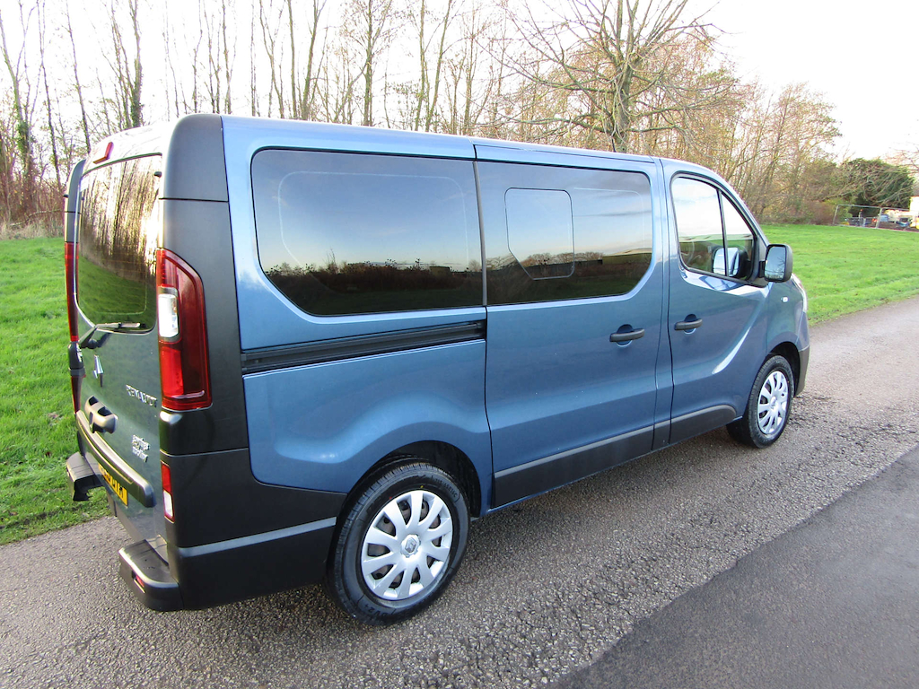 
								Renault Trafic full									