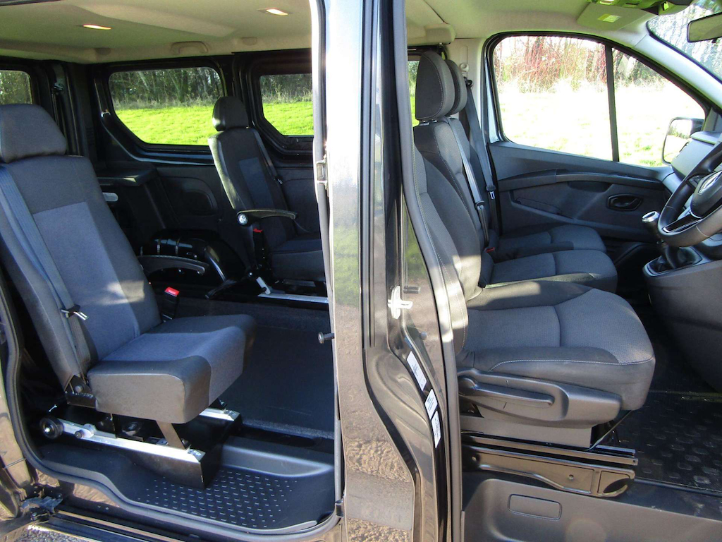 
								Renault Trafic full									