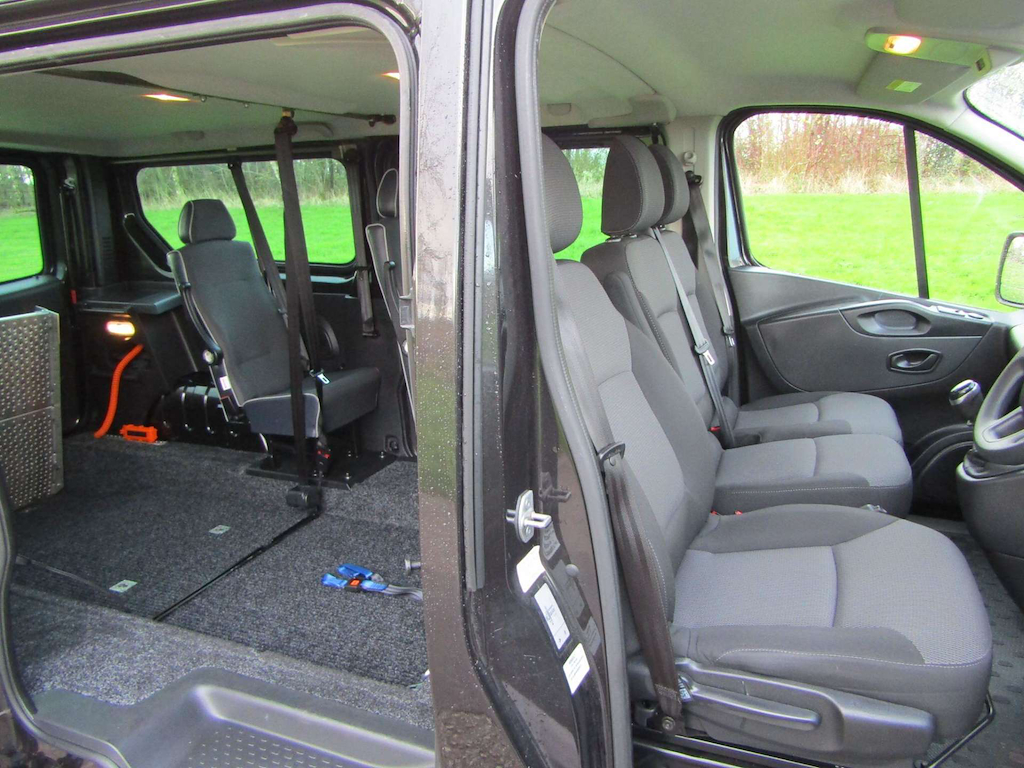 
								Renault Trafic full									
