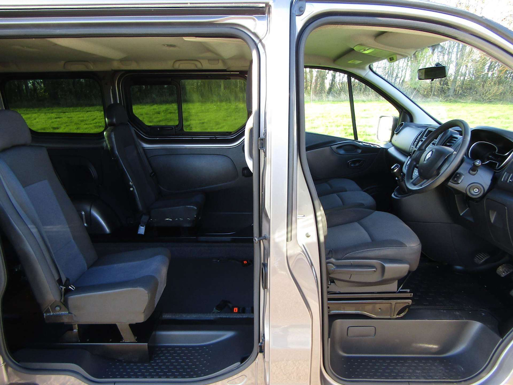 
								Renault Trafic full									
